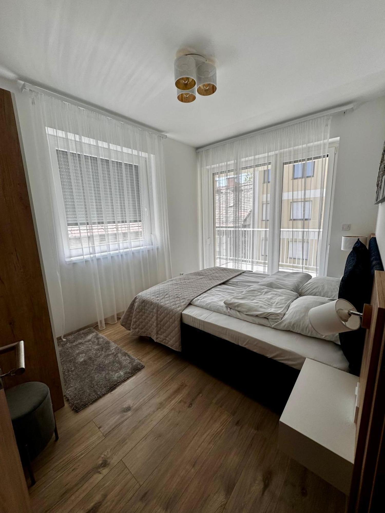 Vh9 Apartments Budapest Luaran gambar